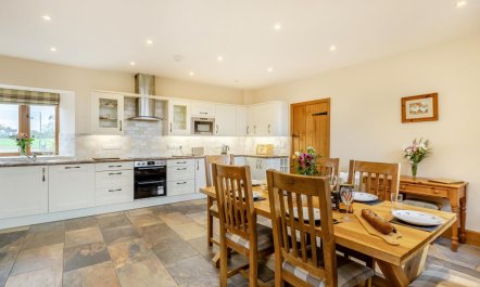 4 Bed in West Pennard