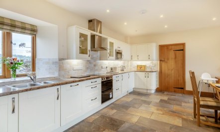 4 Bed in West Pennard 6