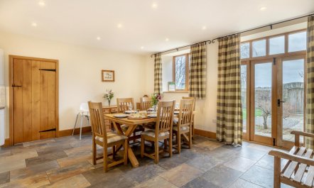 4 Bed in West Pennard 2