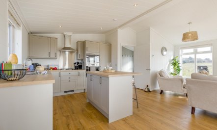 2 Bed in Blakeney 8