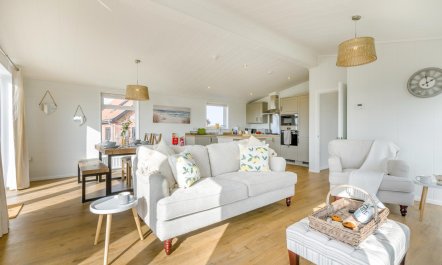 2 Bed in Blakeney 6