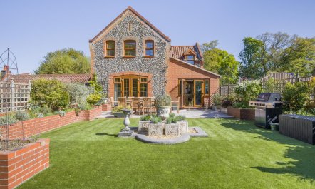 5 Bed in Holt