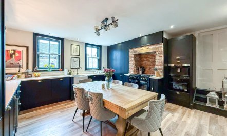 4 Bed in Lavenham 1