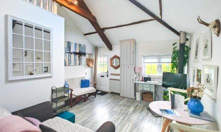1 Bed in St. Gennys 1