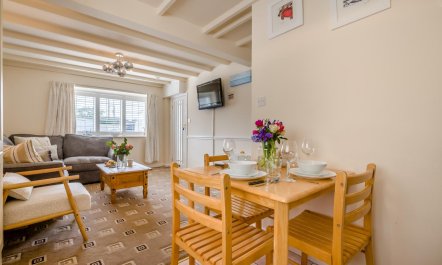 2 Bed in Perranporth 1