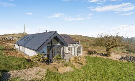 2 Bed in Rhiw
