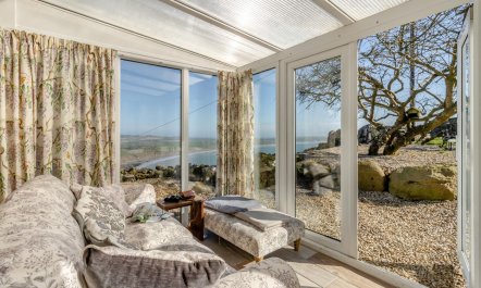 2 Bed in Rhiw 1