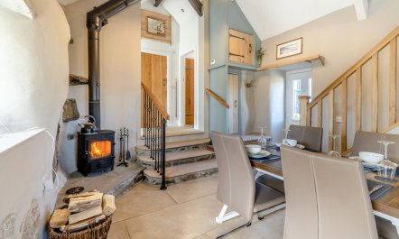 2 Bed in Rhiw 3