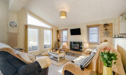 3 Bed in Burgh Castle, Great Yarmouth