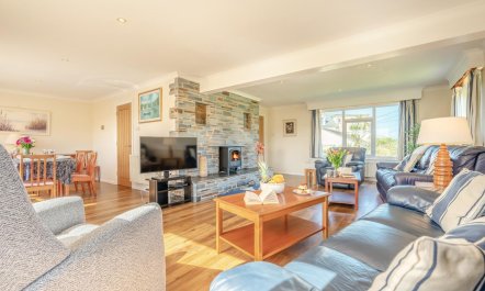 4 Bed in Harlyn Bay 1