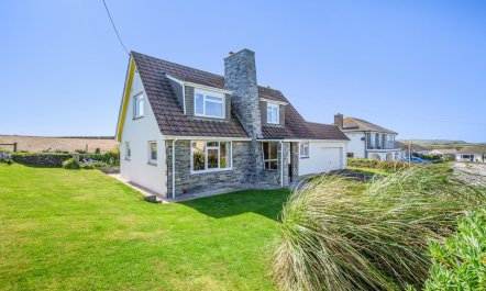 4 Bed in Harlyn Bay