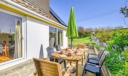 4 Bed in Harlyn Bay 1