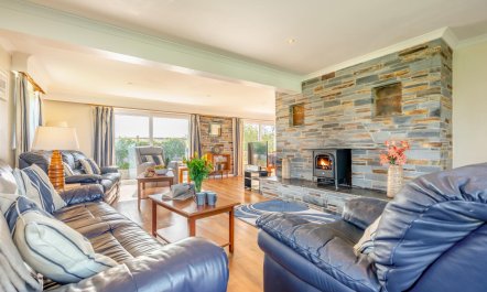 4 Bed in Harlyn Bay 6