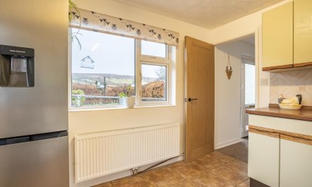 2 Bed in Trefil 9