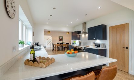 4 Bed in Golcar 5