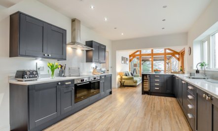4 Bed in Golcar 1