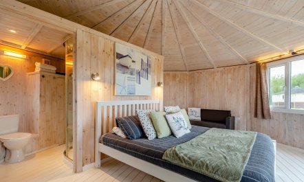1 Bed in Hartland 2