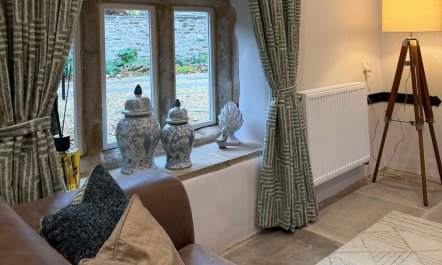 1 Bed in Stoney Middleton 6