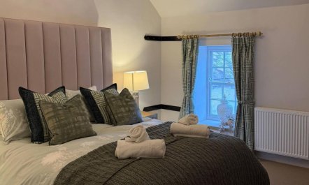 1 Bed in Stoney Middleton