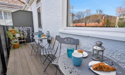 2 Bed in Abergavenny 1