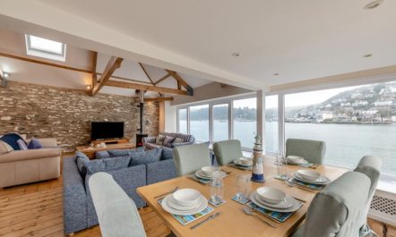 6 Bed in Dartmouth 6
