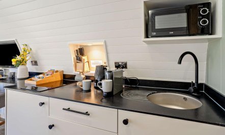 1 Bed in Cowbridge 7