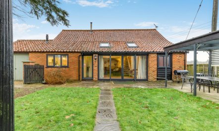 3 Bed in Stratton Strawless