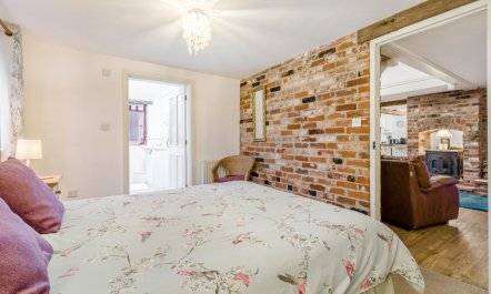 3 Bed in Stratton Strawless 5