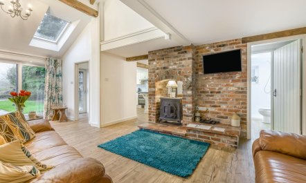 3 Bed in Stratton Strawless 2