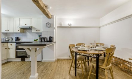 3 Bed in Stratton Strawless 6