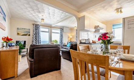 2 Bed in Harlyn Bay 5