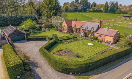 4 Bed in Shrawley 6