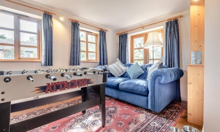 4 Bed in Shrawley 3