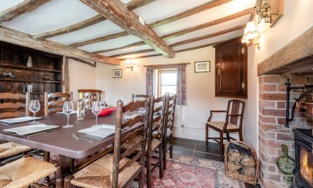 4 Bed in Shrawley 9