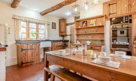 4 Bed in Shrawley 5