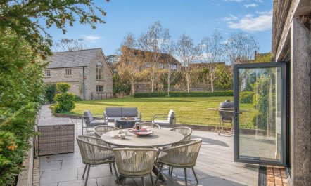 4 Bed in Kingsdon 1