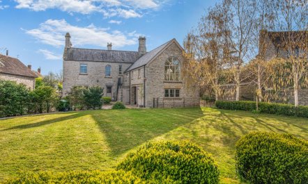 4 Bed in Kingsdon 3
