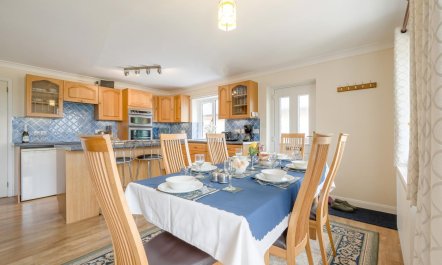 4 Bed in Upton Cross 7