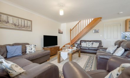 4 Bed in Upton Cross 9