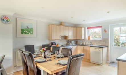 4 Bed in Newquay 1