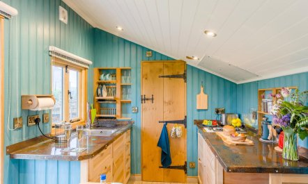 1 Bed in Llanfihangel-y-Creuddyn 8