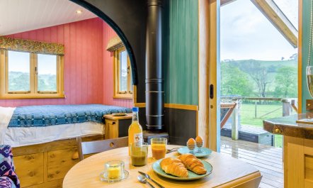 1 Bed in Llanfihangel-y-Creuddyn 6