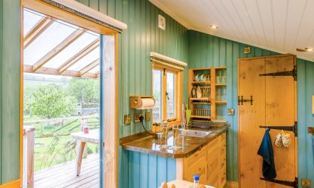 1 Bed in Llanfihangel-y-Creuddyn 9