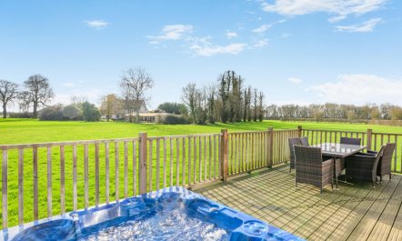 3 Bed in Athelington