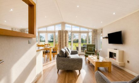 3 Bed in Athelington 2