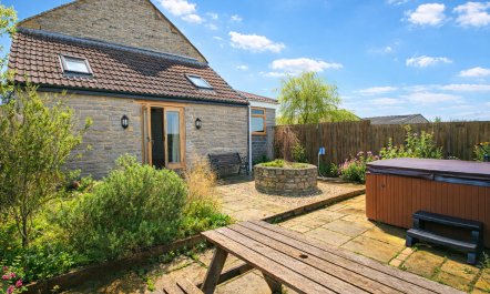 2 Bed in West Pennard 8