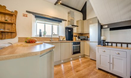3 Bed in St. Gennys 5