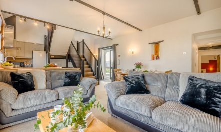 3 Bed in St. Gennys 2