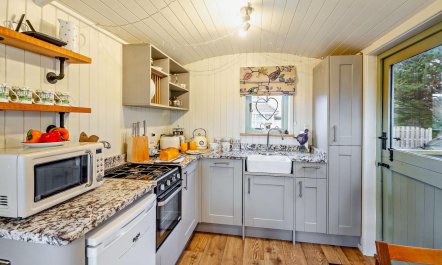 1 Bed in Llandudno 8