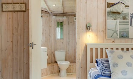 1 Bed in Hartland 2